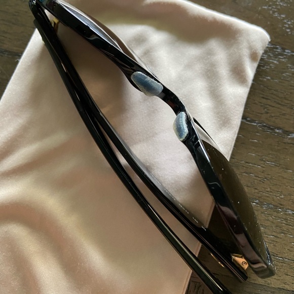 Like new! Tory Burch Black Sunglasses